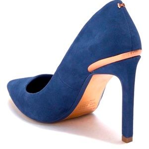 Ted Baker Gold Tipped Heel and Toe sign Logo Melnis Suede Corta Pumps Size 6.5